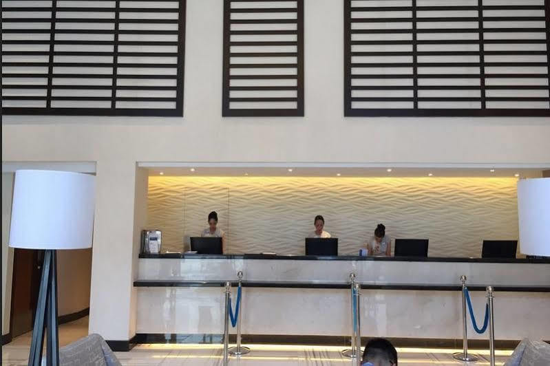 Henann Prime Beach Resort Balabag  Εξωτερικό φωτογραφία Check-in counters at the airport