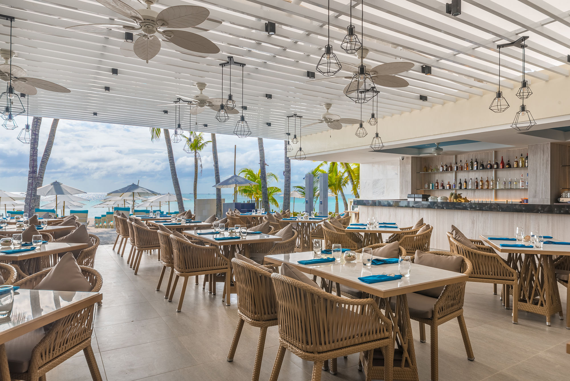 Henann Prime Beach Resort Balabag  Εξωτερικό φωτογραφία The Beach Club